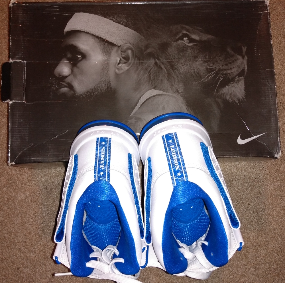 Nike LeBron Soldier V